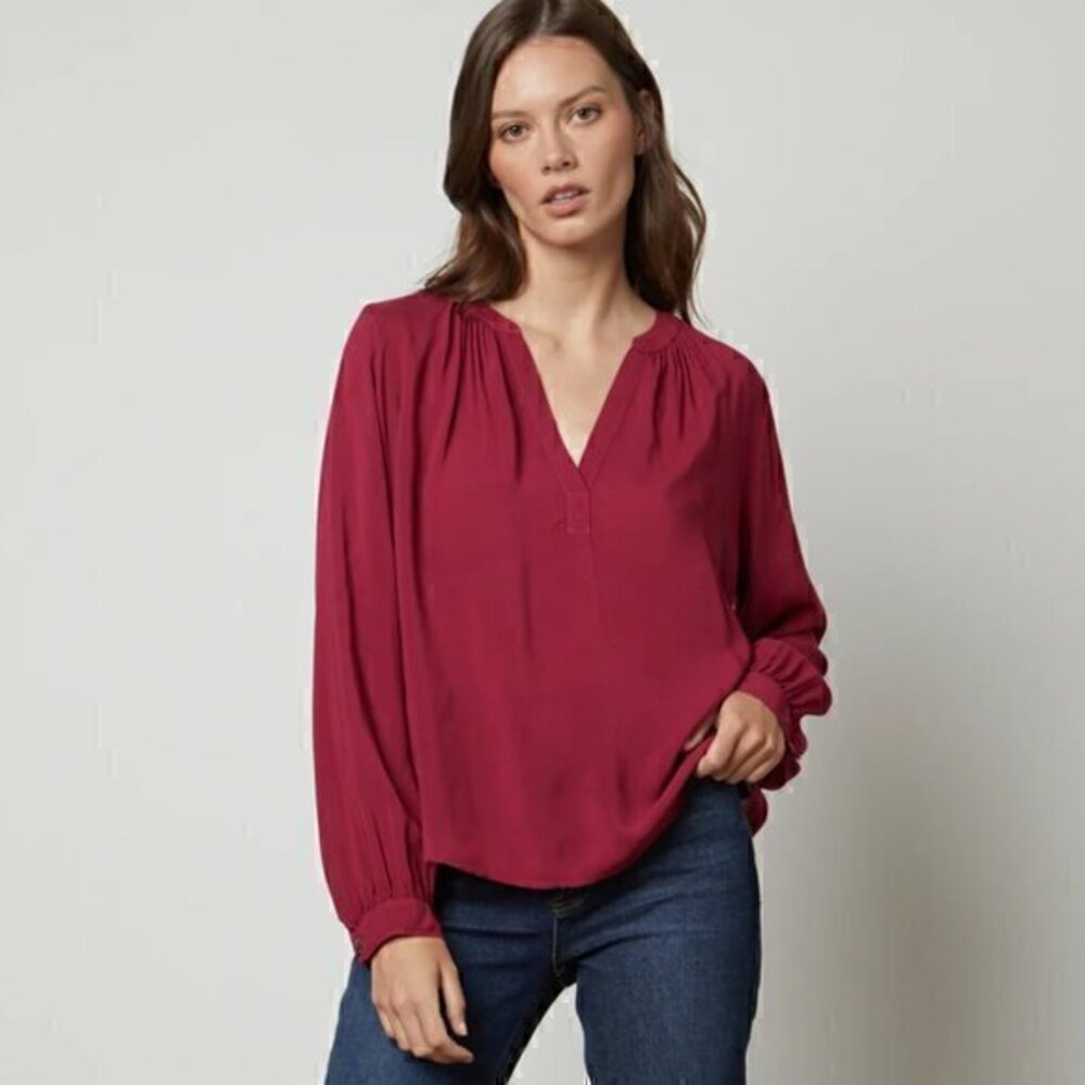 Anthropologie Velvet by Graham & Spencer Posie Split Neck Blouse in Sz Small
